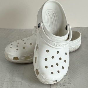 Men’s size 9 Women’s size 11 white crocs